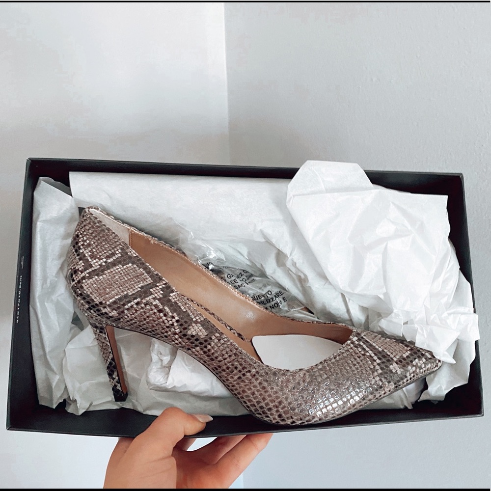 Grey Snake-Skin Pumps